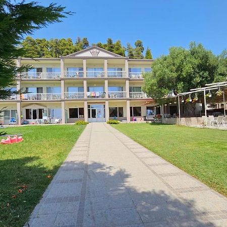 Crown Hotel Nea Skioni Dış mekan fotoğraf